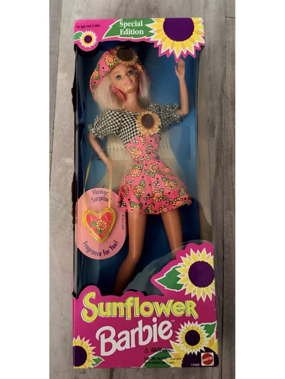 1994 Mattel Sunflower Special Edition Blonde Barbie Doll 13488 New Vintage